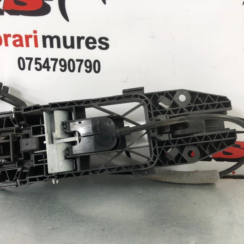 Maner usa dreapta spate / Volkswagen Tiguan 5N 2009 / Caroserie, oglinzi si faruri
