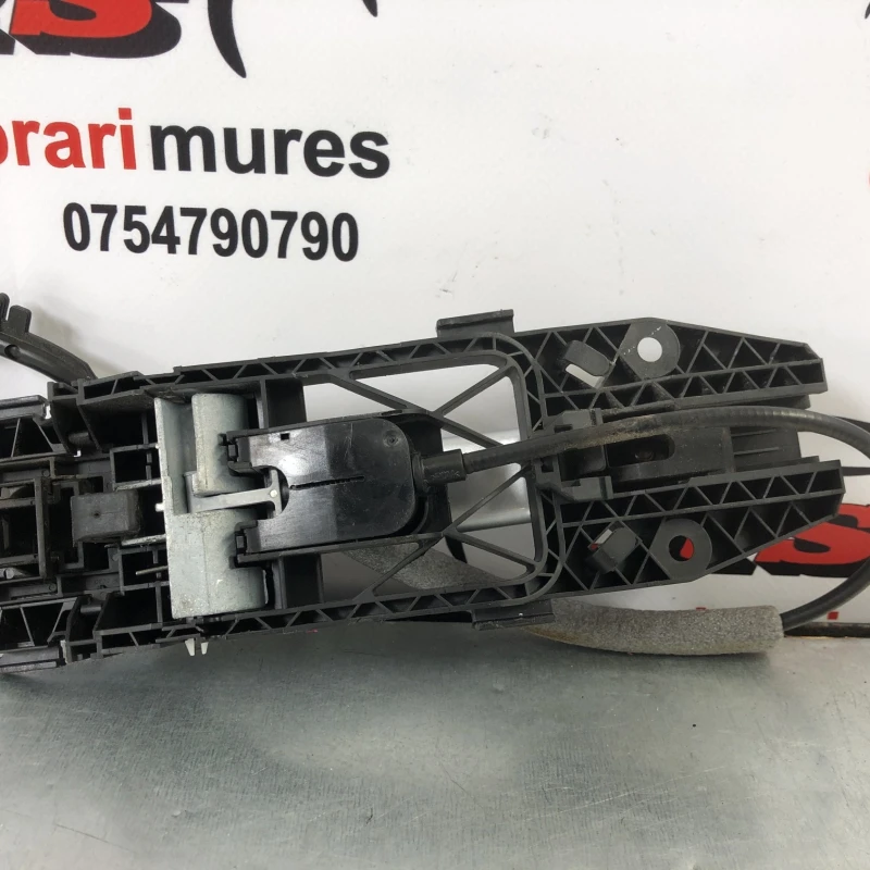 Maner usa dreapta spate / Volkswagen Tiguan 5N 2009 / Caroserie, oglinzi si faruri