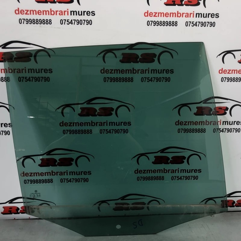 Geam dreapta spate / Volkswagen Tiguan 5N 2009 / Caroserie, oglinzi si faruri