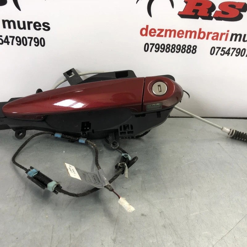 Maner usa stanga fata / BMW Seria 3 E91 LCI 2012 / Caroserie, oglinzi si faruri