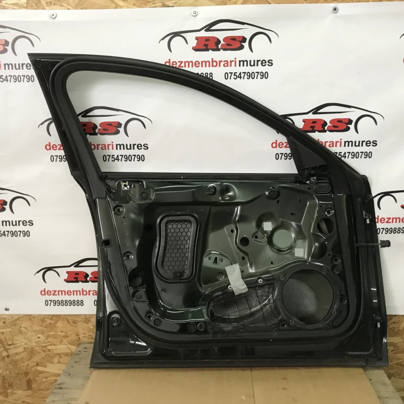 Usa stanga fata / Audi A6 C7 2013 / Caroserie, oglinzi si faruri