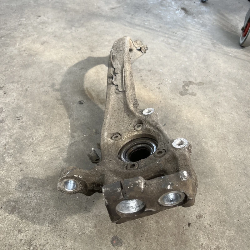 Fuzeta dreapta fata / Audi A4 B8 2013 / Directie si suspensie