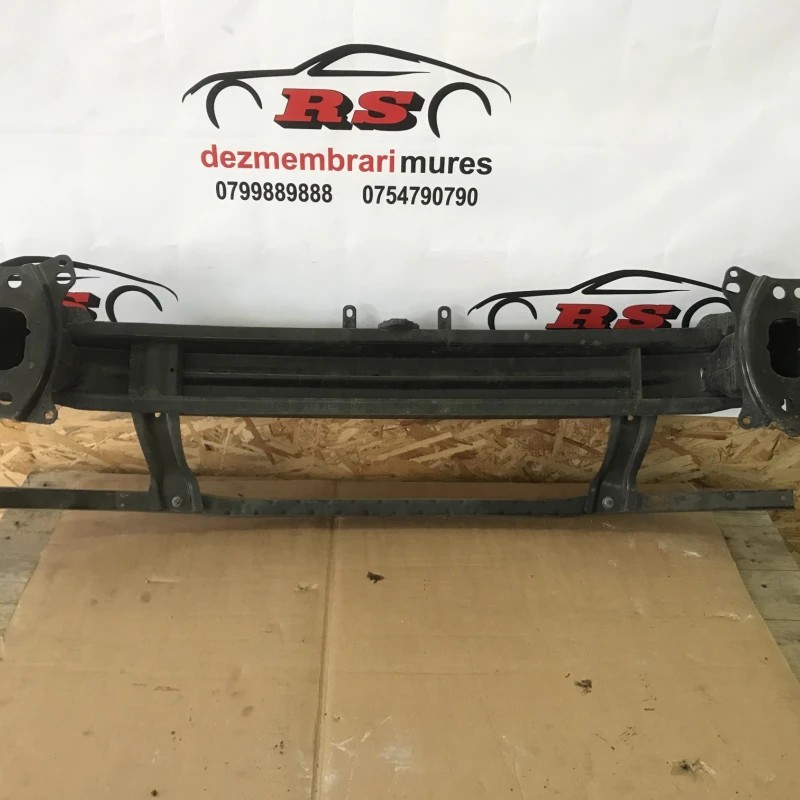 Armatura intaritura bara fata / Volkswagen Passat B6 2010 / Caroserie, oglinzi si faruri