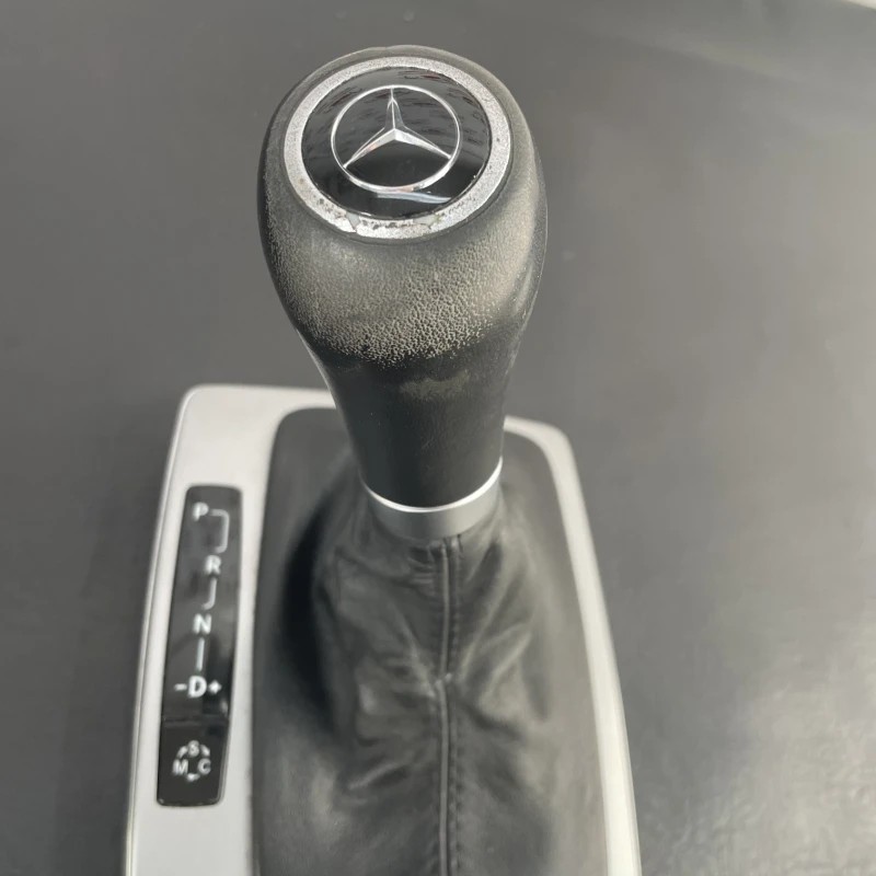 Nuca schimbator / Mercedes-Benz C Class W204 2010 / Interior