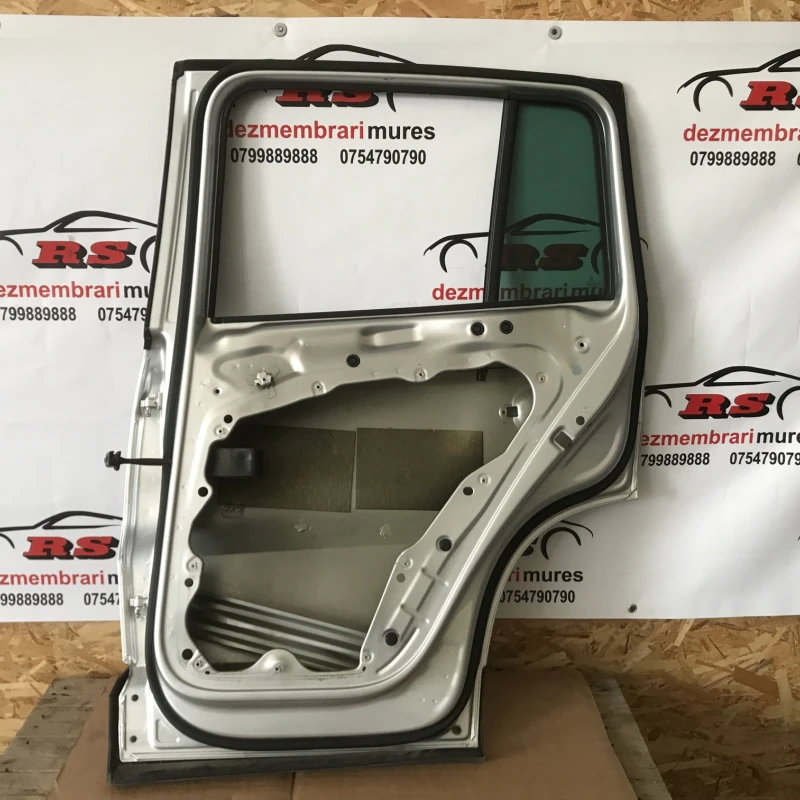 Usa dreapta spate / Volkswagen Tiguan 5N 2009 / Caroserie, oglinzi si faruri