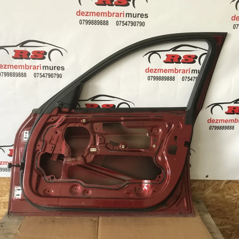 Usa dreapta fata / BMW Seria 3 E91 LCI 2012 / Caroserie, oglinzi si faruri