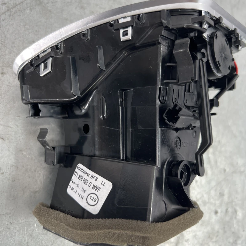 Grila aer bord dreapta / Audi A4 B8 2013 / Interior