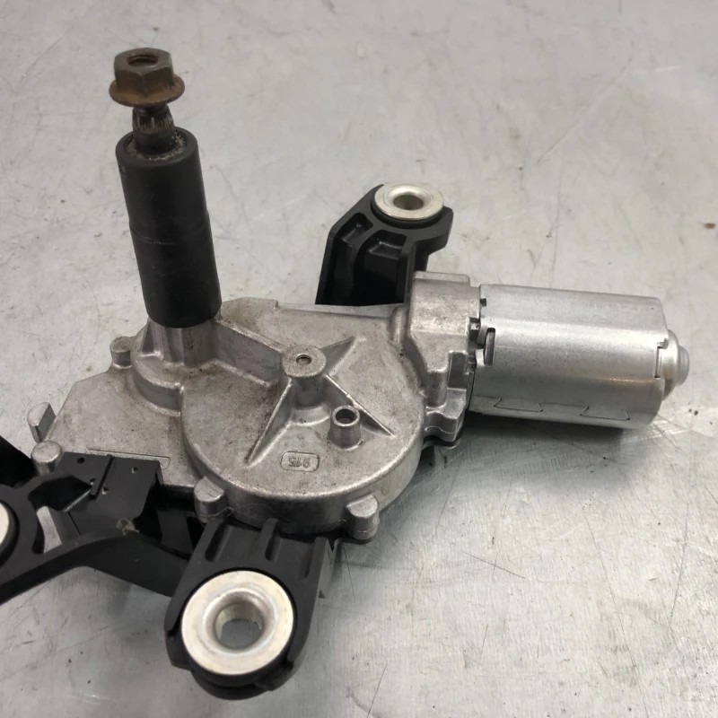 Motoras stergator haion / Volkswagen Golf MK6 2011 / Caroserie, oglinzi si faruri