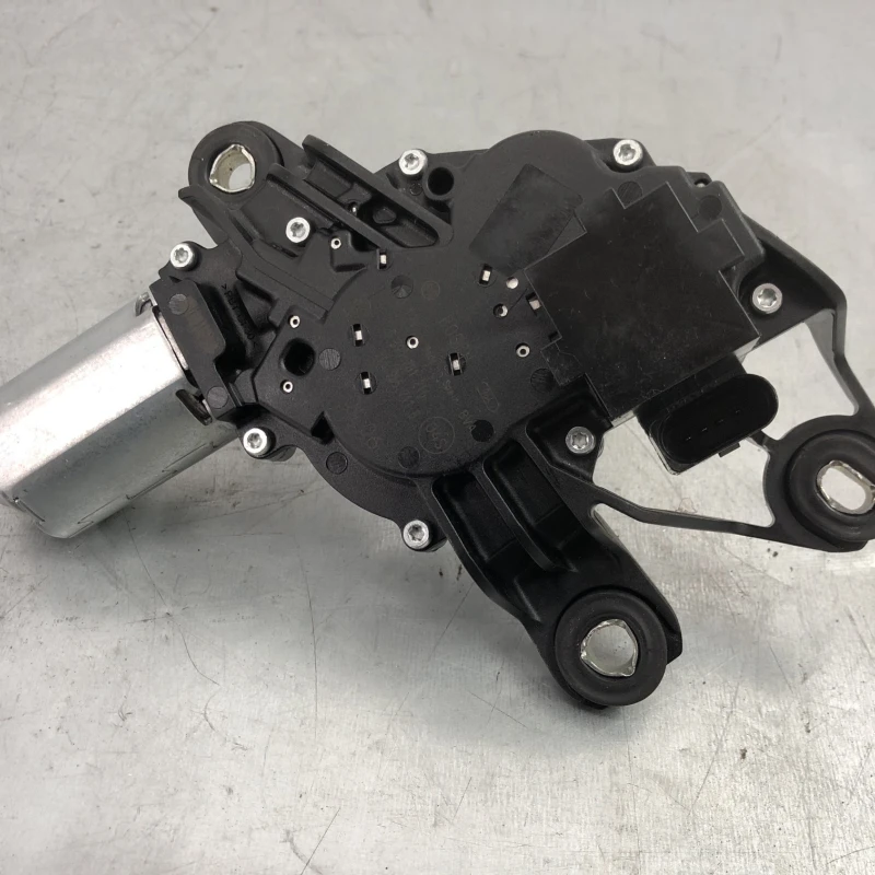 Motoras stergator haion / Volkswagen Golf MK6 2011 / Caroserie, oglinzi si faruri