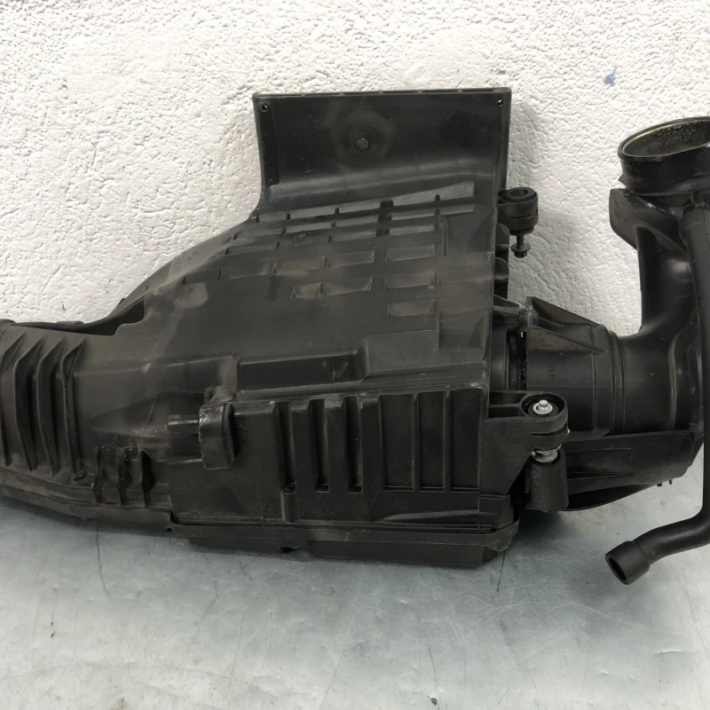 Carcasa filtru aer / Mercedes-Benz C Class W204 2010 / Motor, racire si evacuare