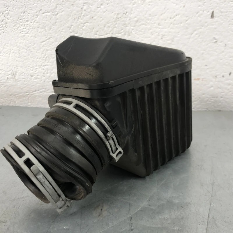 Carcasa filtru aer / Mercedes-Benz C Class W204 2010 / Motor, racire si evacuare