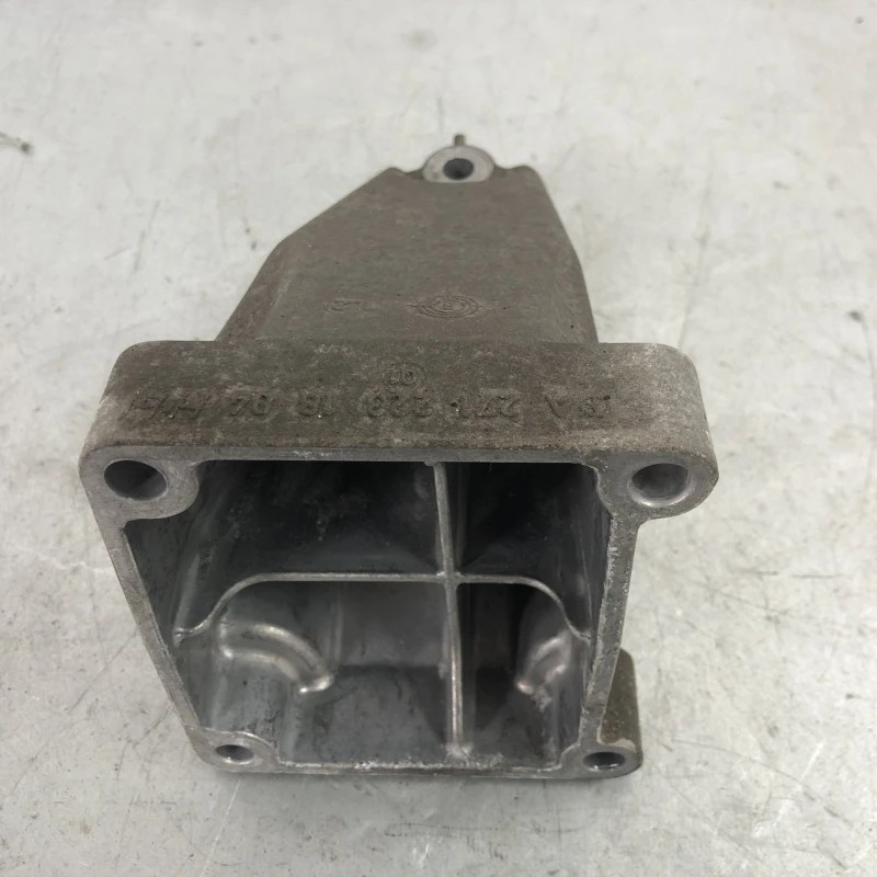 Suport motor dreapta / Mercedes-Benz C Class W204 2010 / Motor, racire si evacuare