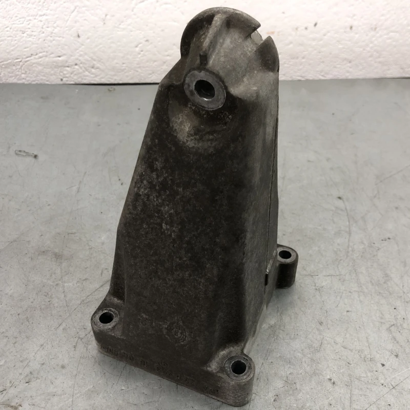 Suport motor dreapta / Mercedes-Benz C Class W204 2010 / Motor, racire si evacuare