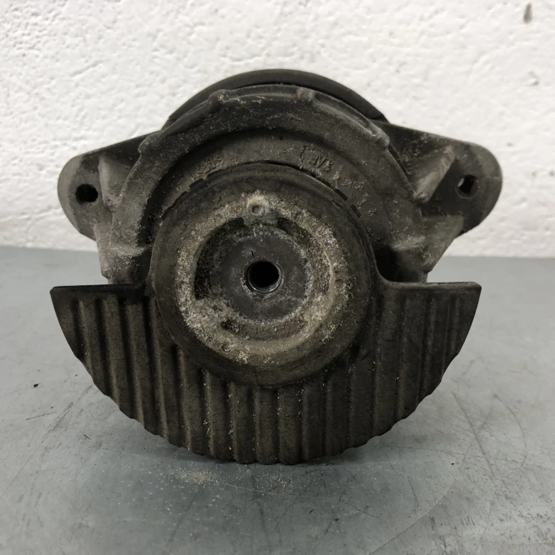 Tampon motor stanga / Mercedes-Benz C Class W204 2010 / Motor, racire si evacuare