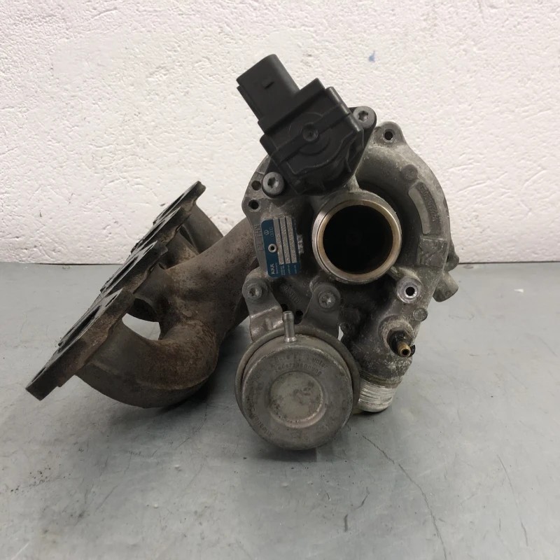 Turbosuflanta turbo turbina / Volkswagen Passat B6 2010 / Motor, racire si evacuare