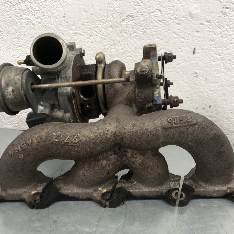 Turbosuflanta turbo turbina / Volkswagen Passat B6 2010 / Motor, racire si evacuare