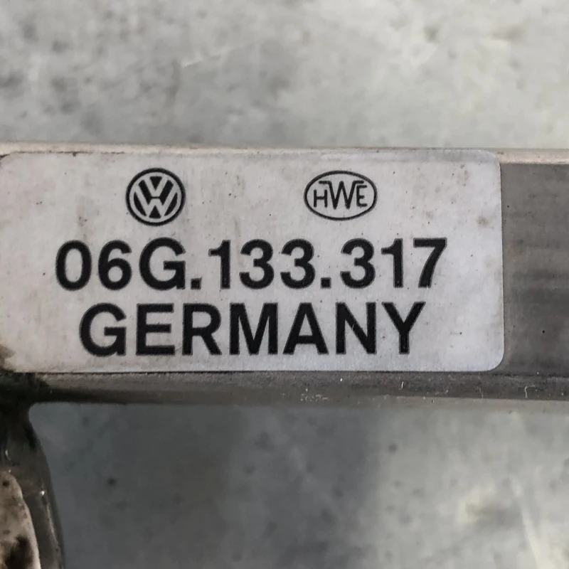 Rampa injectoare cu senzor / Volkswagen Touran 1T 2009 / Motor, racire si evacuare