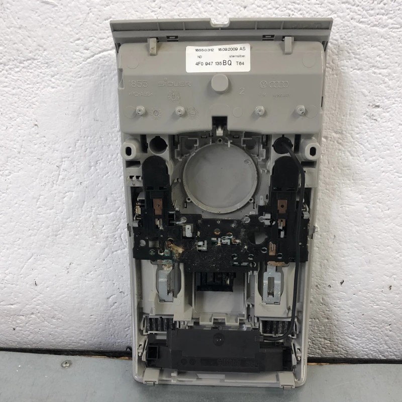 Lampa plafon / Audi A6 C6 2010 / Interior