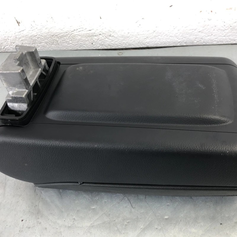 Cotiera centrala / Audi A6 C6 2010 / Interior