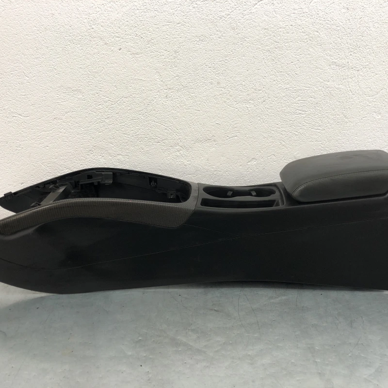 Cotiera centrala / Audi RS5 8T 2011 / Interior