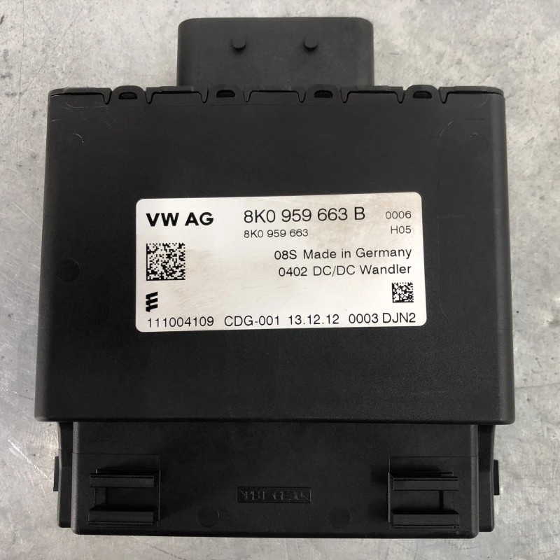 Stabilizator tensiune / Audi A4 B8 2013 / Audio si electronice
