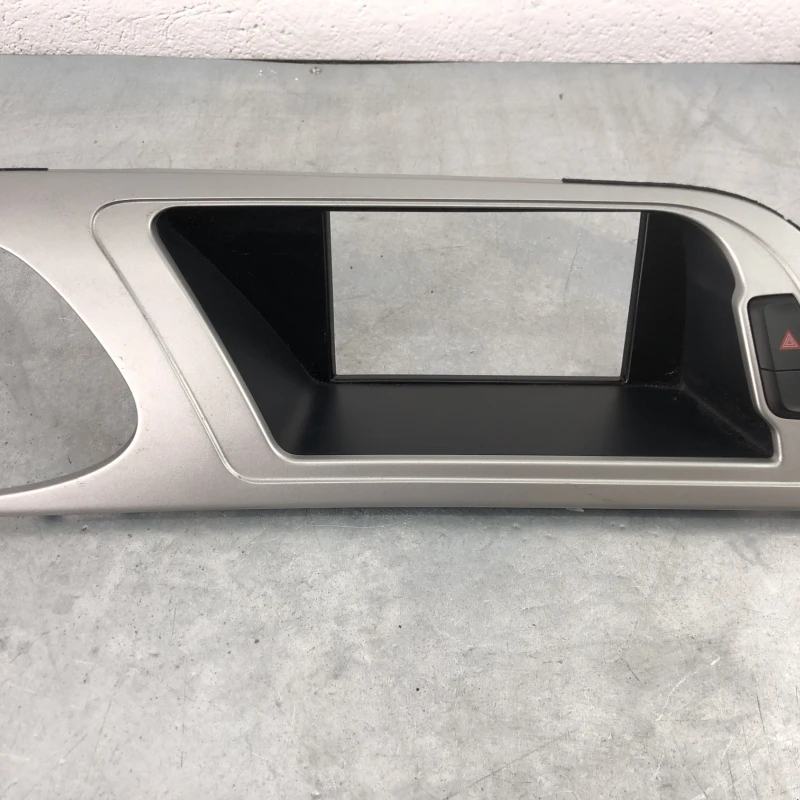 Ornament display navigatie / Audi A4 B8 2010 / Interior