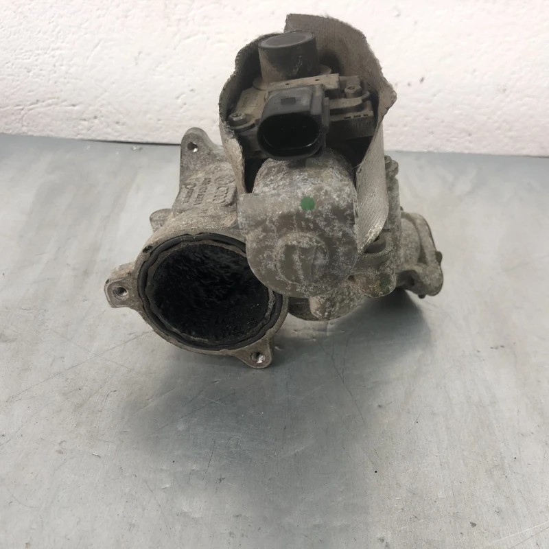 Supapa EGR / Volkswagen Caddy 2K 2008 / Motor, racire si evacuare
