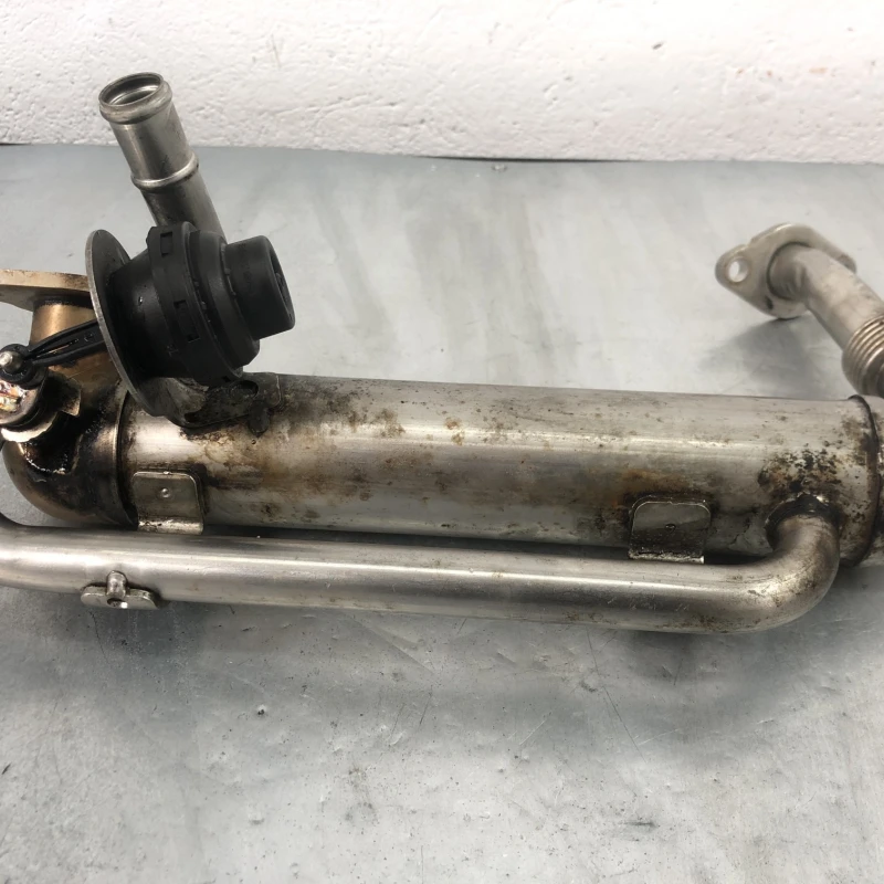 Racitor gaze egr / Volkswagen Caddy 2K 2008 / Motor, racire si evacuare