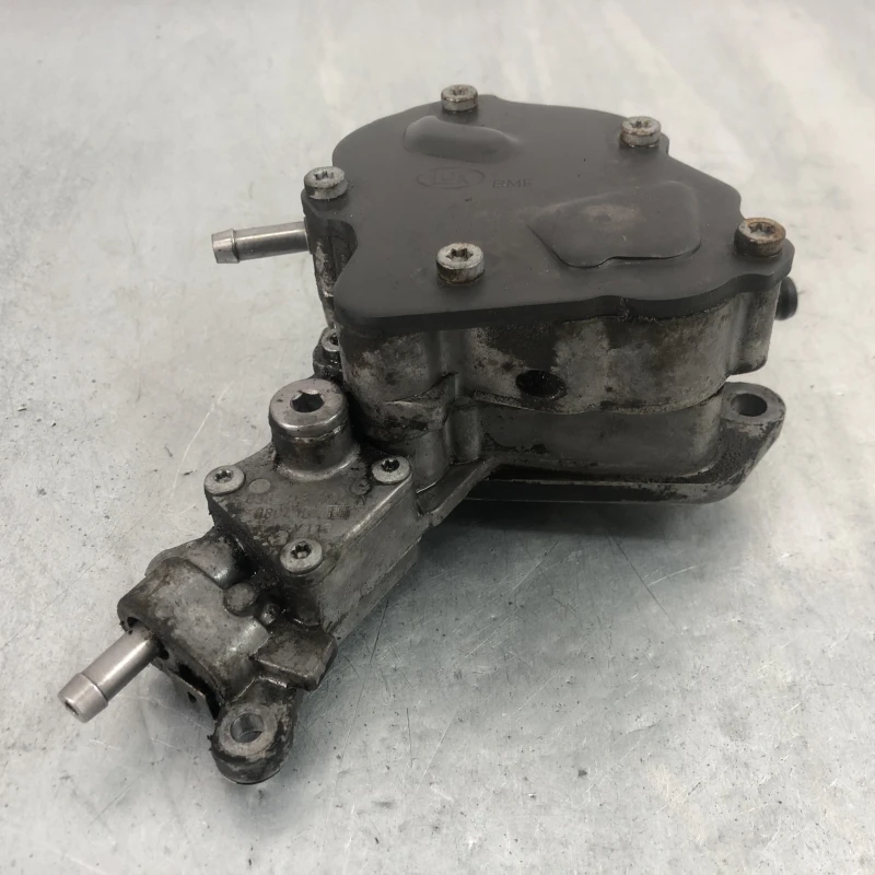 pompa vacuum / Volkswagen Caddy 2K 2008 / Motor, racire si evacuare
