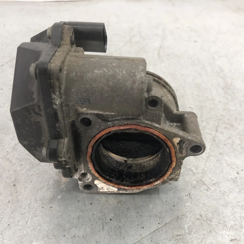 Clapeta de acceleratie / Volkswagen Caddy 2K 2008 / Motor, racire si evacuare