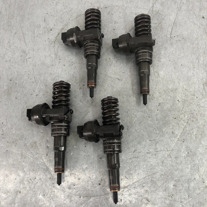 Injector / Volkswagen Caddy 2K 2008 / Motor, racire si evacuare
