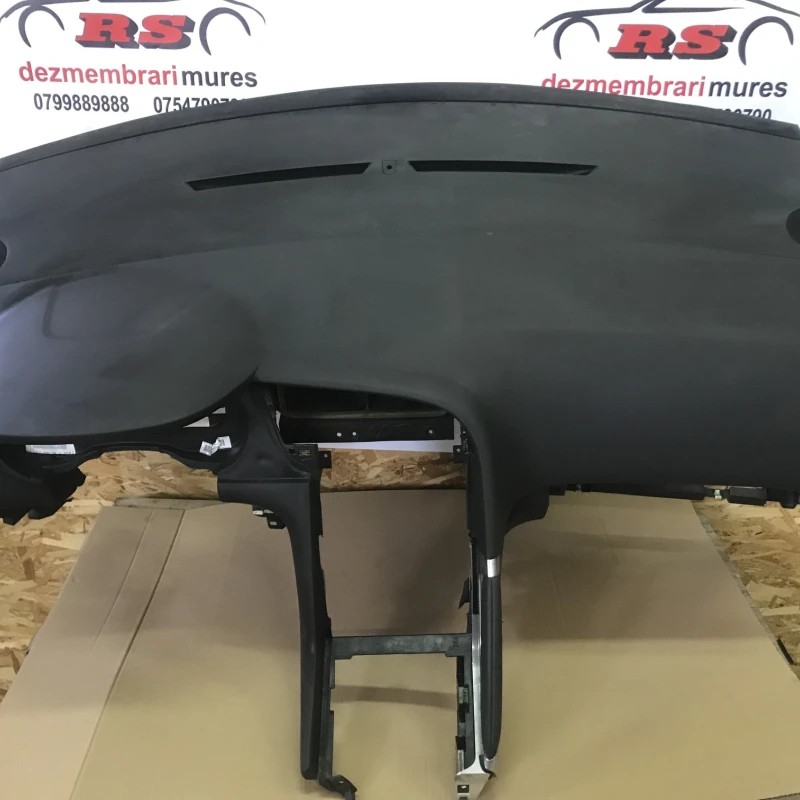 Plansa bord / Peugeot 3008 3008 2010 / Interior
