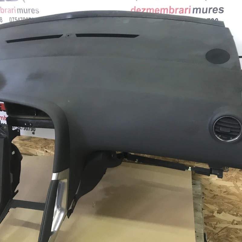 Plansa bord / Peugeot 3008 3008 2010 / Interior