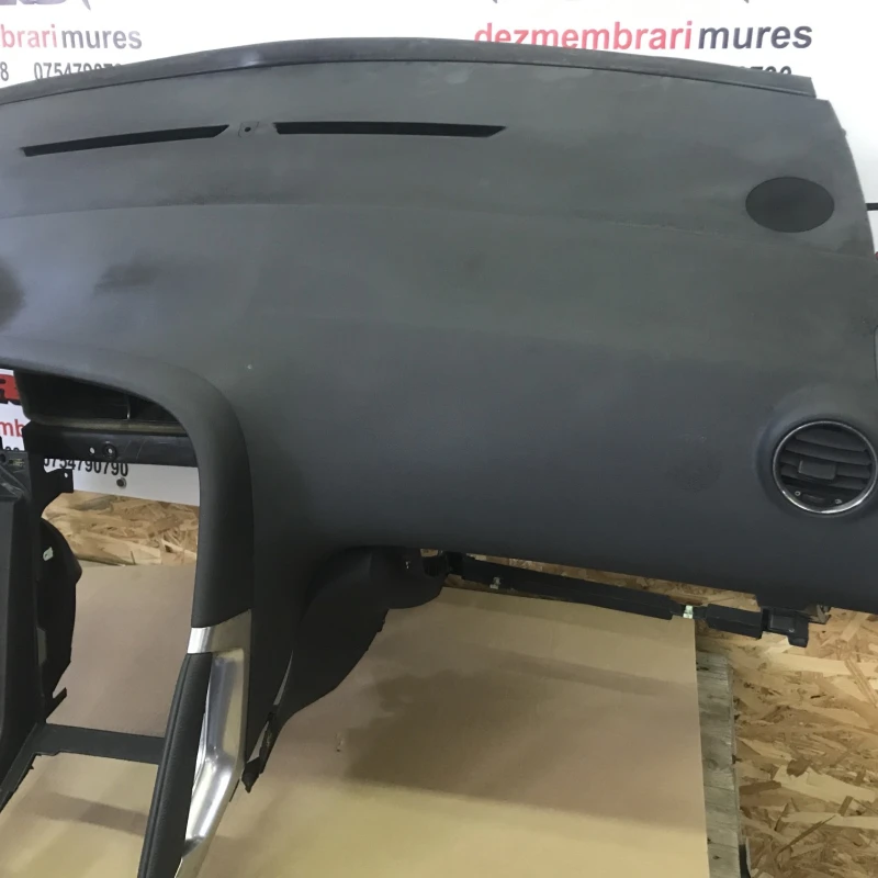 Plansa bord / Peugeot 3008 3008 2010 / Interior