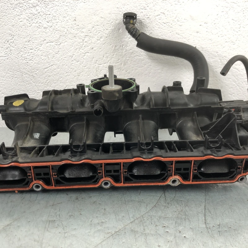 Galerie de admisie / Volkswagen Tiguan 5N 2009 / Motor, racire si evacuare