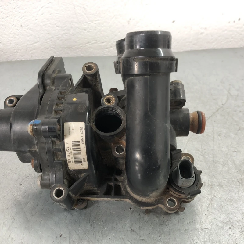 Pompa apa / Volkswagen Tiguan 5N 2009 / Motor, racire si evacuare