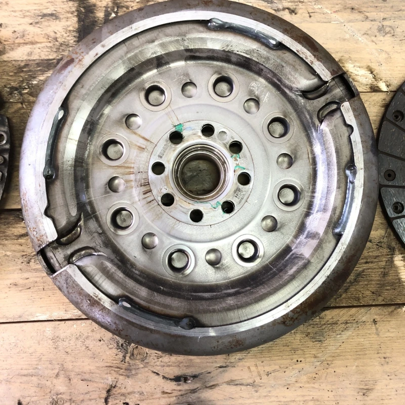 Kit ambreaj / Volkswagen Tiguan 5N 2009 / Cutie viteze, ambreiaj, transmisie