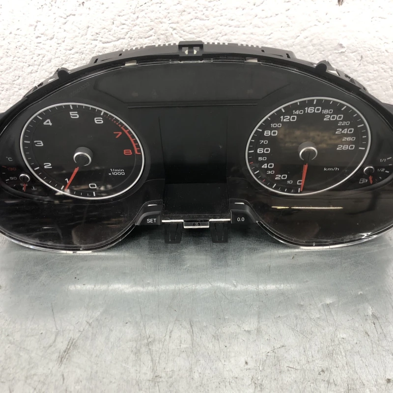 Ceas bord color Audi 