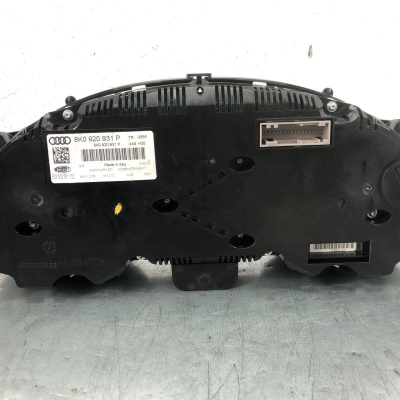 Ceas bord color / Audi A4 B8 2013 / Audio si electronice