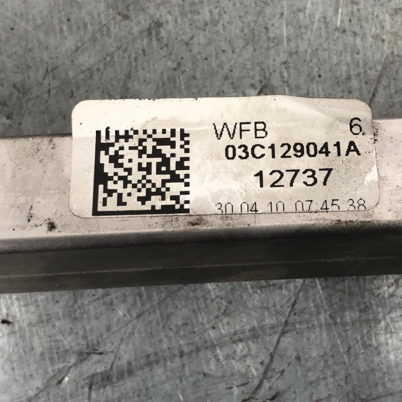 Rampa injectoare cu senzor / Volkswagen Passat B6 2010 / Motor, racire si evacuare
