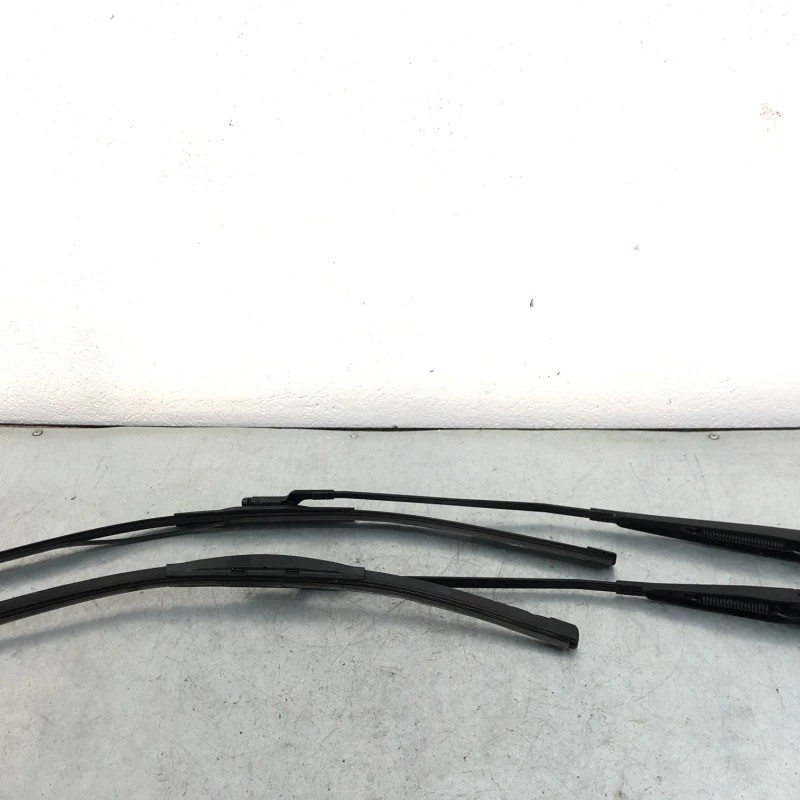 Brate stergatoare fata / Peugeot 3008 3008 2010 / Caroserie, oglinzi si faruri