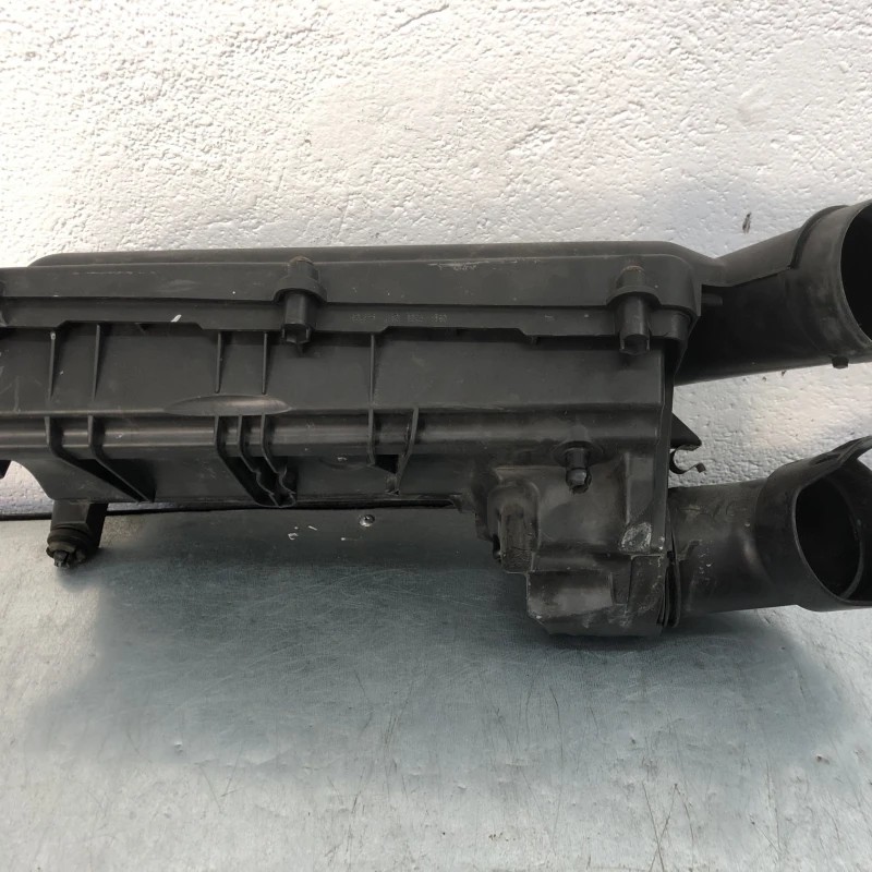 Carcasa filtru aer / Peugeot 3008 3008 2010 / Motor, racire si evacuare