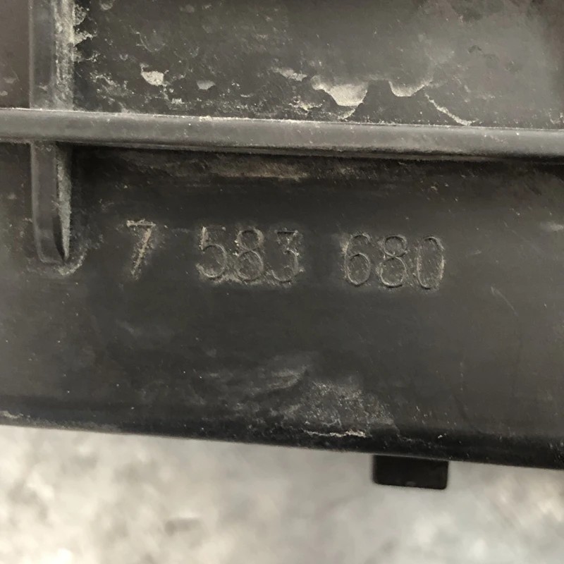 Carcasa filtru aer / Peugeot 3008 3008 2010 / Motor, racire si evacuare