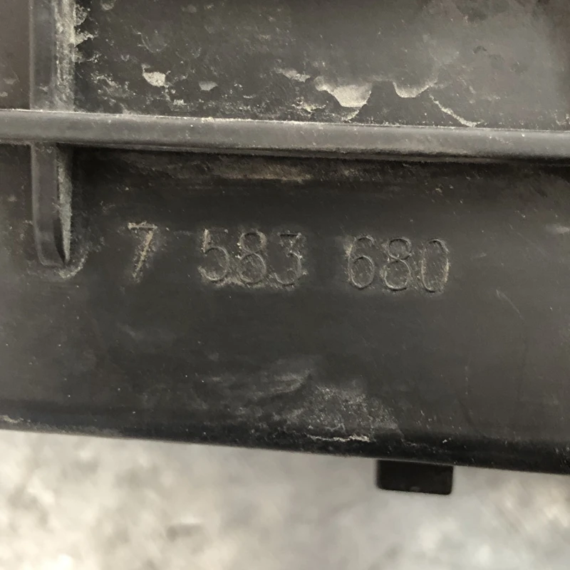 Carcasa filtru aer / Peugeot 3008 3008 2010 / Motor, racire si evacuare