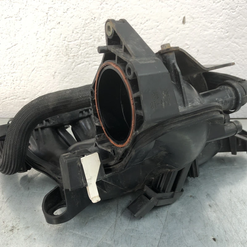 Galerie de admisie / Peugeot 3008 3008 2010 / Motor, racire si evacuare