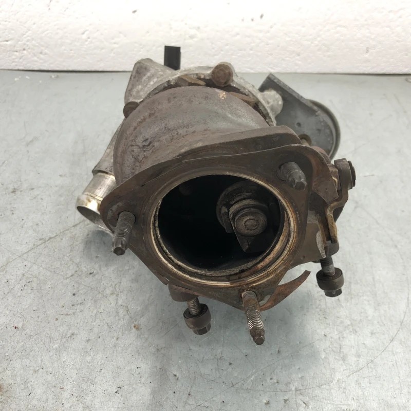 Turbosuflanta turbo turbina / Peugeot 3008 3008 2010 / Motor, racire si evacuare