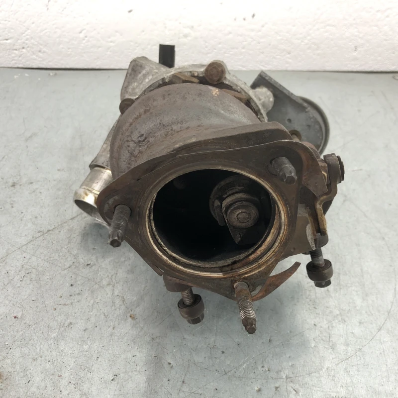 Turbosuflanta turbo turbina / Peugeot 3008 3008 2010 / Motor, racire si evacuare