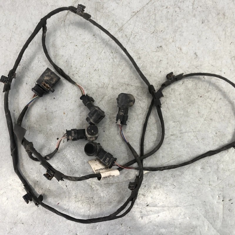 Instalatie cu senzori de parcare spate / Volkswagen Passat B7 2013 / Audio si electronice