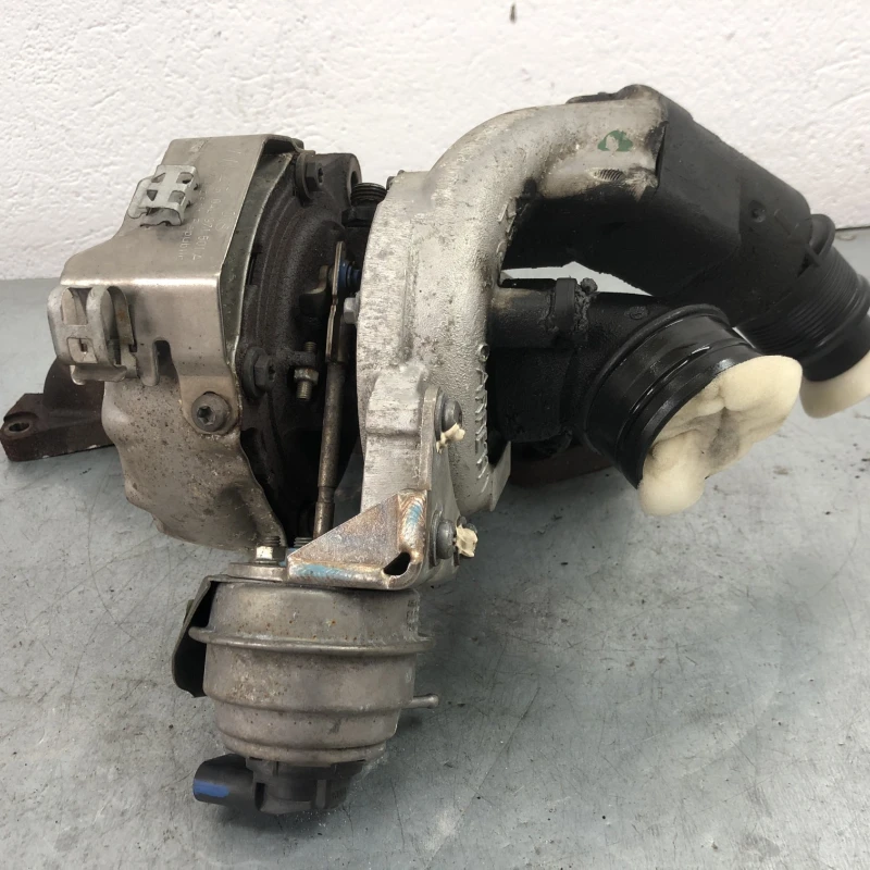 Turbosuflanta turbo turbina / Volkswagen Passat B7 2013 / Motor, racire si evacuare