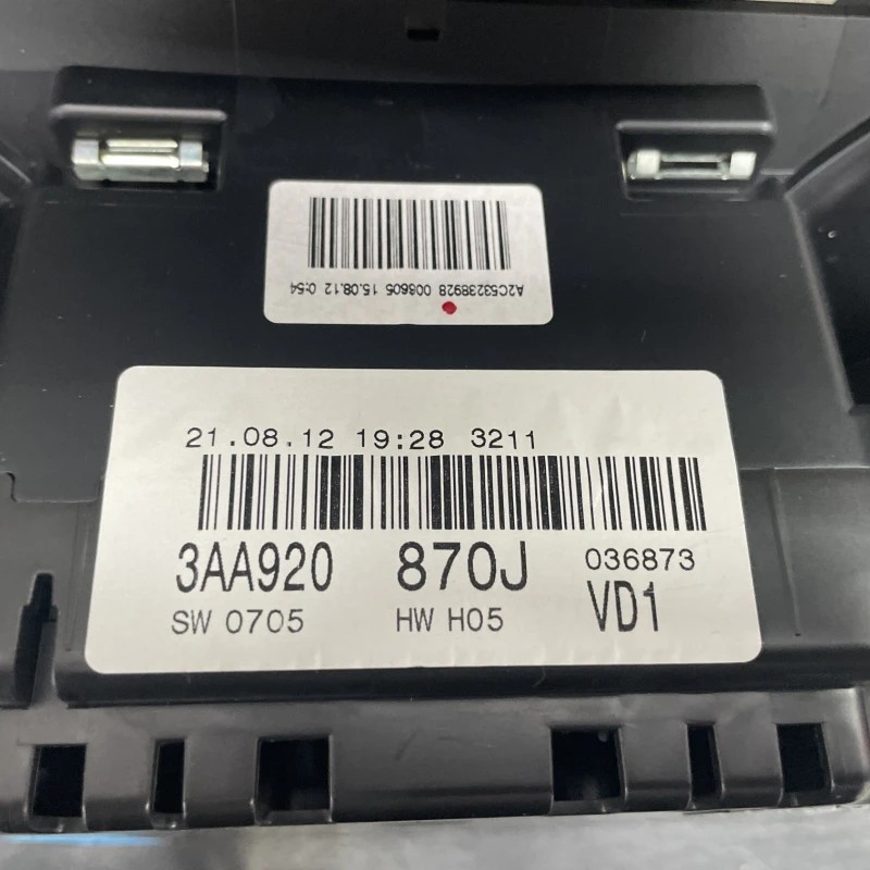 Ceas bord / Volkswagen Passat B7 2013 / Audio si electronice
